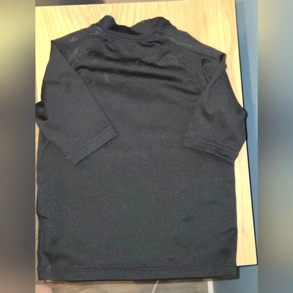 Quiksilver Black Rash Guard - Picture 2 of 3